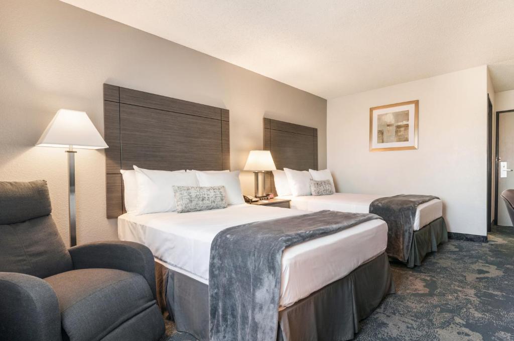American Inn & Suites Metro Airport image 24