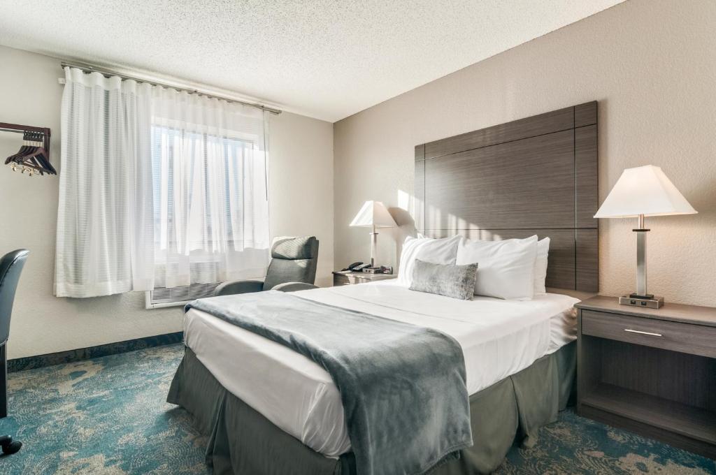 American Inn & Suites Metro Airport image 25